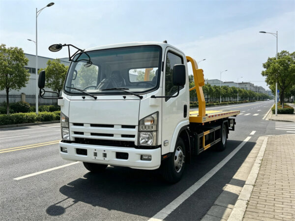 ISUZU 3 Ton Flatbed Wrecker Truck Tractor