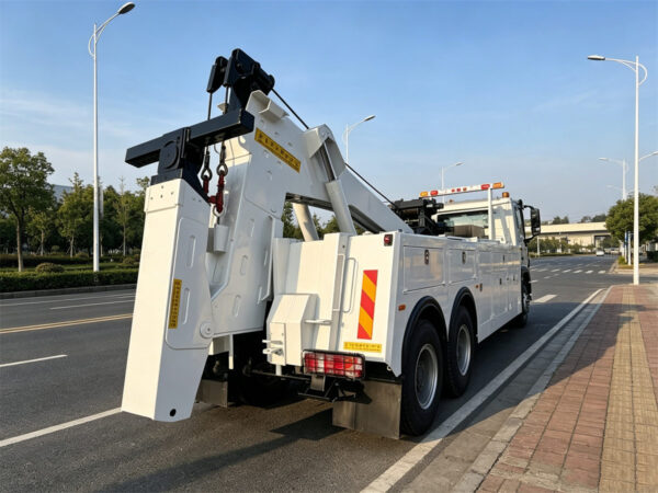 ISUZU 35 Ton Recovery Towing Truck Back