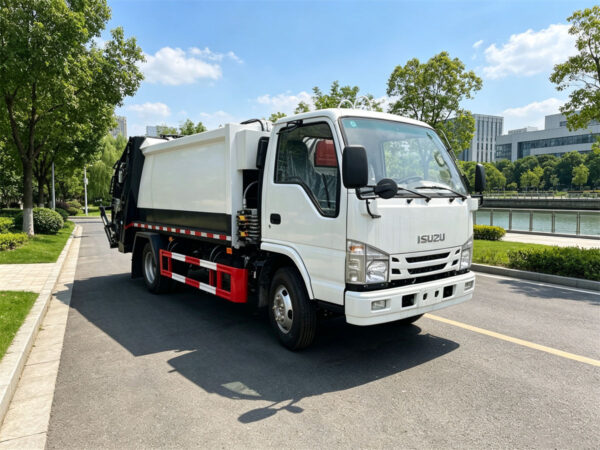 ISUZU 4 CBM Compactor Garbage Truck