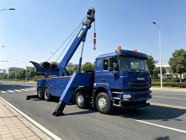 ISUZU 50 Ton Rotator Recovery Tow Truck Right