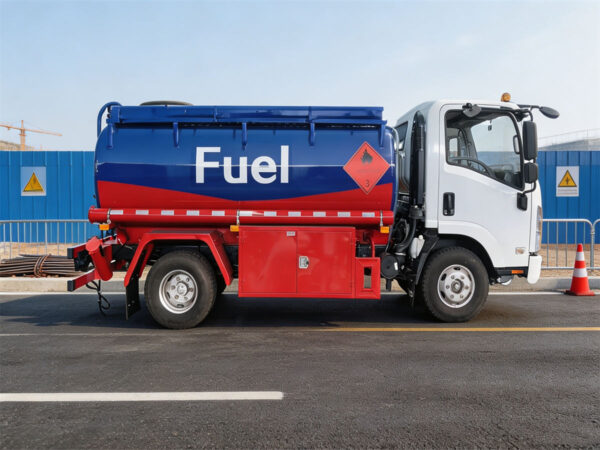 ISUZU 6 CBM Oil Fuel Tank Truck Tanker