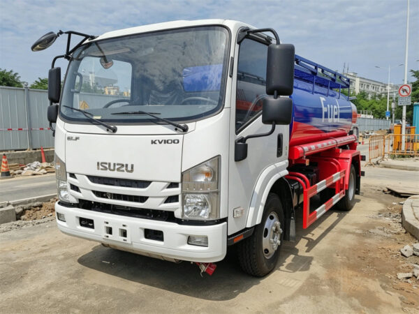 ISUZU 6 CBM Oil Fuel Tank Truck Tractor