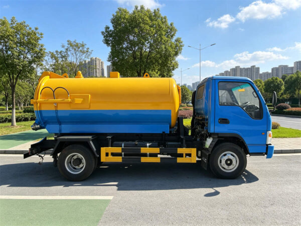 ISUZU 6 CBM Sewage Vacuum Cleaner Truck Body