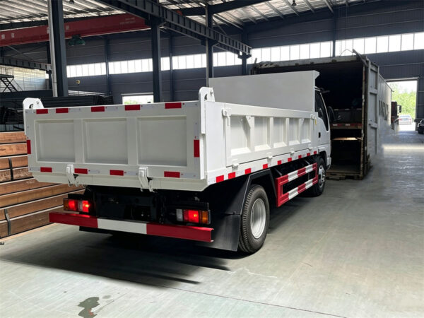 ISUZU Light Duty Dump Truck Right Back