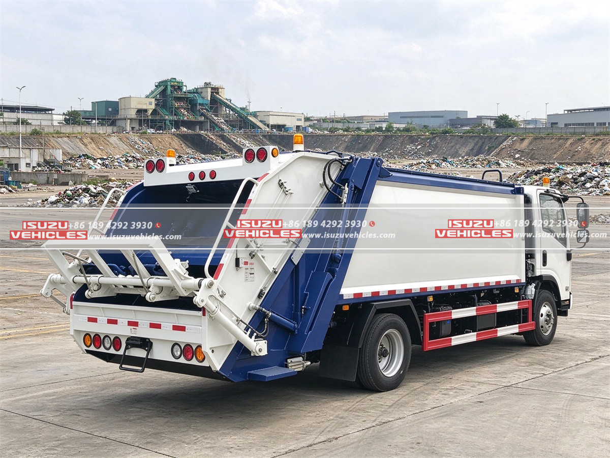 ISUZU 10 CBM Rear Compactor Garbage Truck Left Back ISUZU 10 CBM Rear Compactor Garbage Truck Left Back