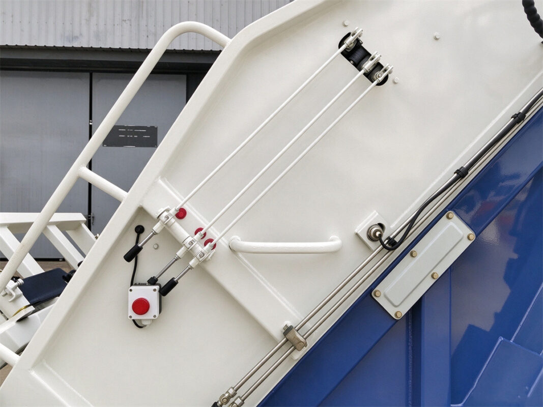 ISUZU 10 CBM Rear Compactor Garbage Truck Tanker Body