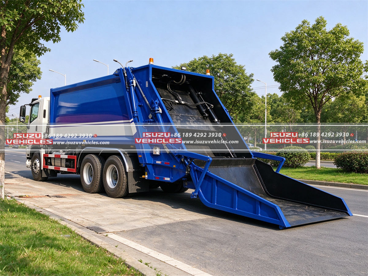 ISUZU 10 CBM Rear Loader Garbage Truck Back ISUZU 10 CBM Rear Loader Garbage Truck Back