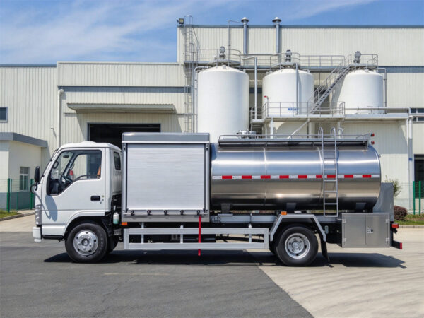 ISUZU 12 CBM Raw Milk Tanker Truck Tanker