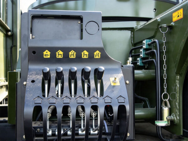 ISUZU 14 Ton Cargo Crane Truck Control Panel