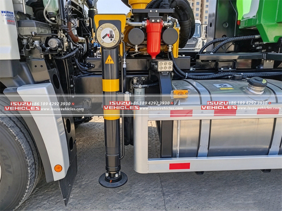 ISUZU 18 Ton Hook Loader Knuckle Crane Truck Panel Details ISUZU 18 Ton Hook Loader Knuckle Crane Truck Panel Details