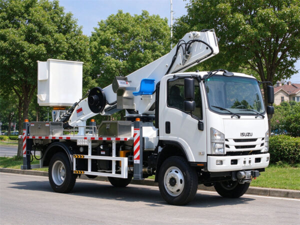 ISUZU 30M Aerial Work Platform Truck Right