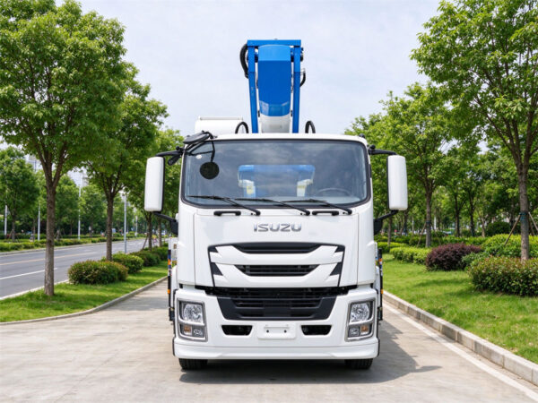 ISUZU 45M Bucket Lift Truck Tractor