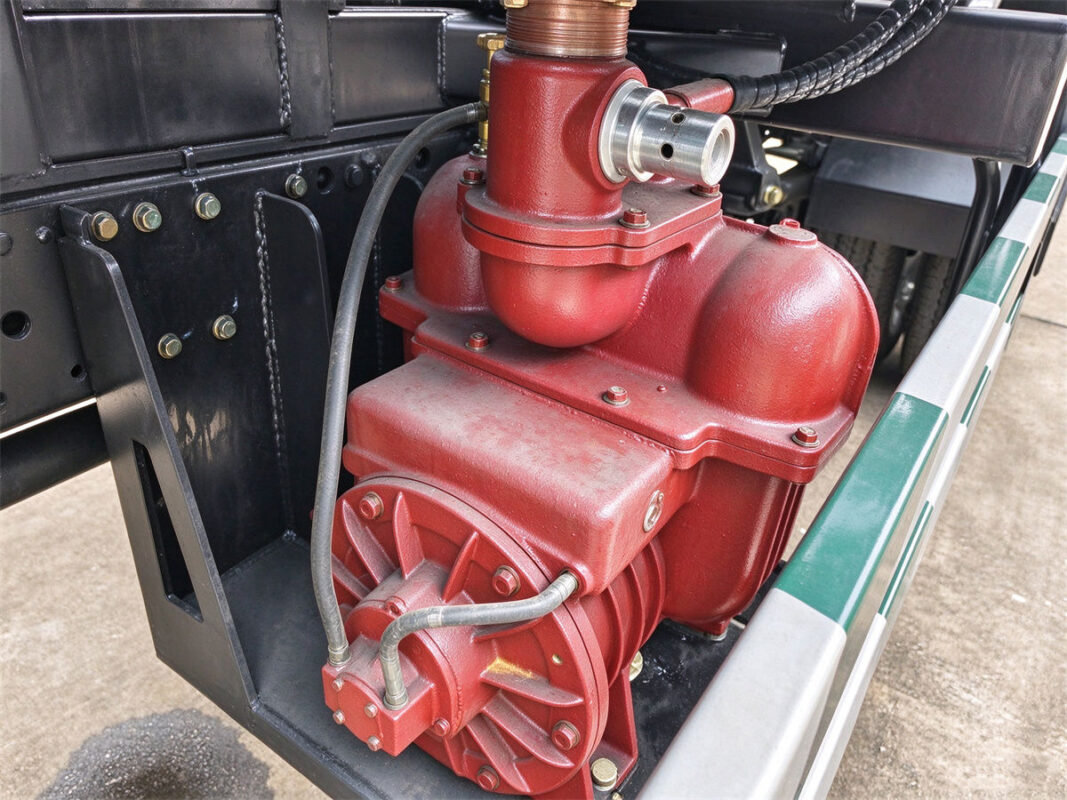ISUZU 5 CBM Vacuum Pumper Truck Details