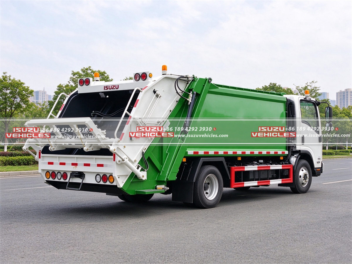 ISUZU 8 CBM Rear Loader Waste Truck Left Back ISUZU 8 CBM Rear Loader Waste Truck Left Back