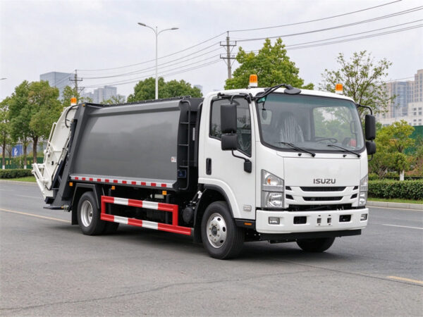 ISUZU 8 CBM Refuse Compactor Truck Left