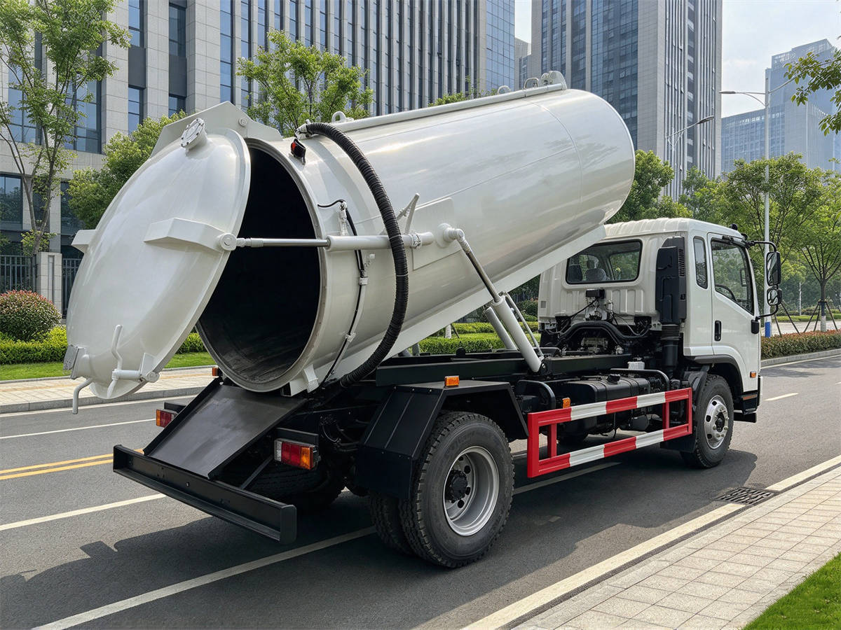 ISUZU 8 CBM Vacuum Sewer Truck Back ISUZU 8 CBM Vacuum Sewer Truck Back