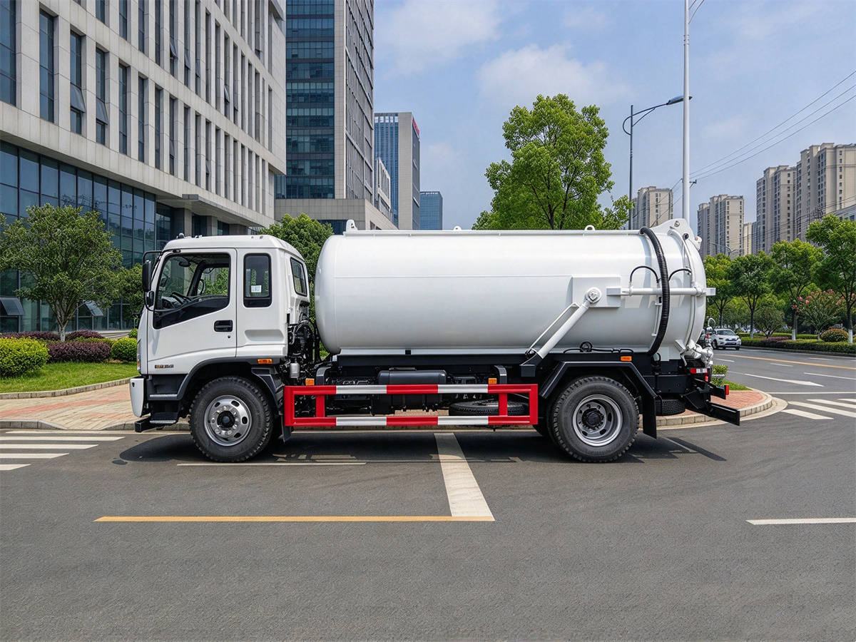 ISUZU 8 CBM Vacuum Sewer Truck Tanker ISUZU 8 CBM Vacuum Sewer Truck Tanker