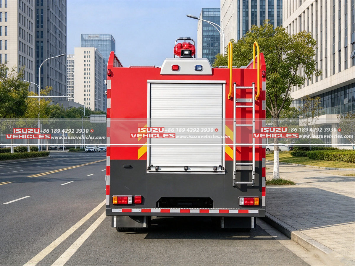 ISUZU 8000L Water Fire Fighting Truck Back ISUZU 8000L Water Fire Fighting Truck Back